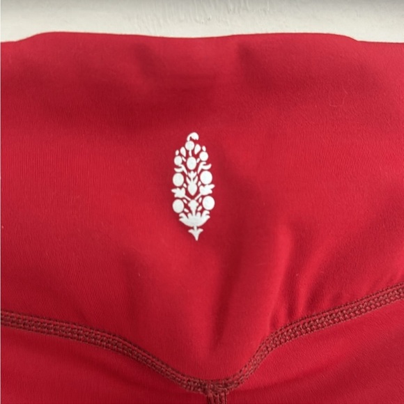 ✨2/$35✨Free People Movement Wave Rider Shorts - Picture 6 of 6